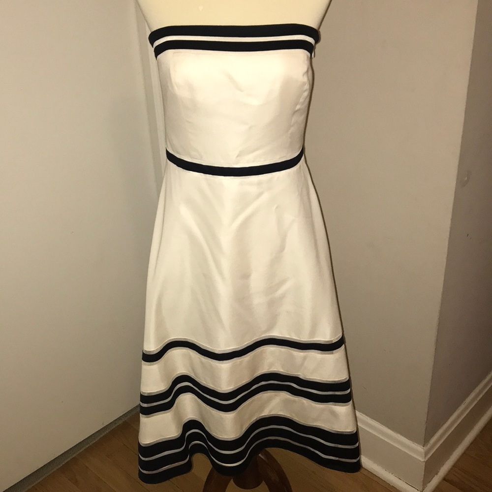 ANN TAYLOR DRESS - Picture 2 of 8